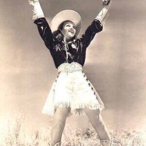 Meet your Posher, Cowgirl From City